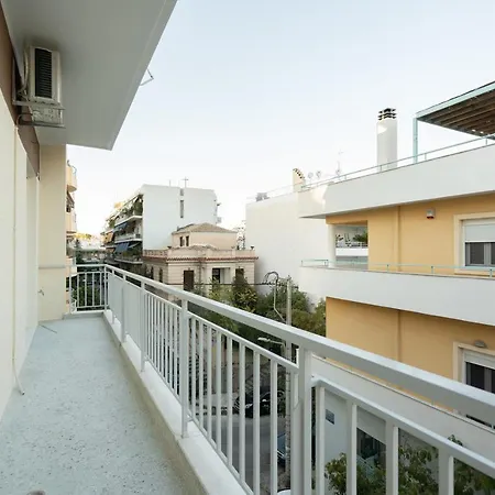 Liv - Captivating In Pagrati Apartment