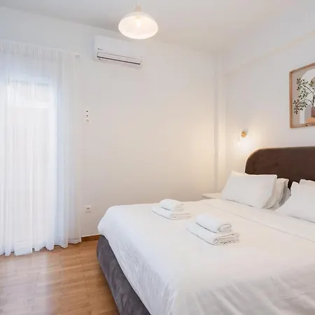 Liv - Captivating In Pagrati Apartment *